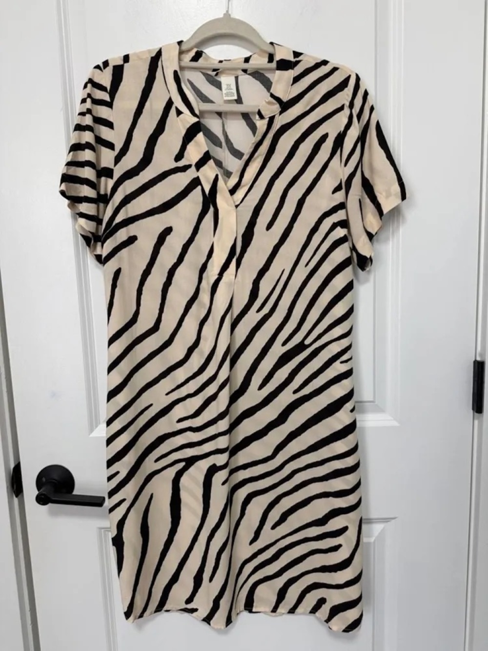 H&M Women's Zebra Print V-Neck Tunic Dress -Black & Cream. Sz M. NEW
